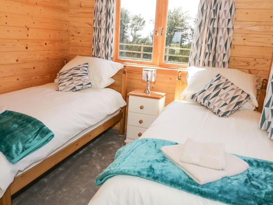Ty Will, Parc Y Fronwen Chalet *